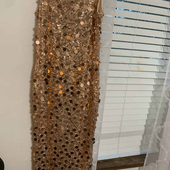 Dress - Picture 3 of 4